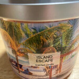 ISLAND ESCAPE SCENTED CANDLE 13OZ JAR